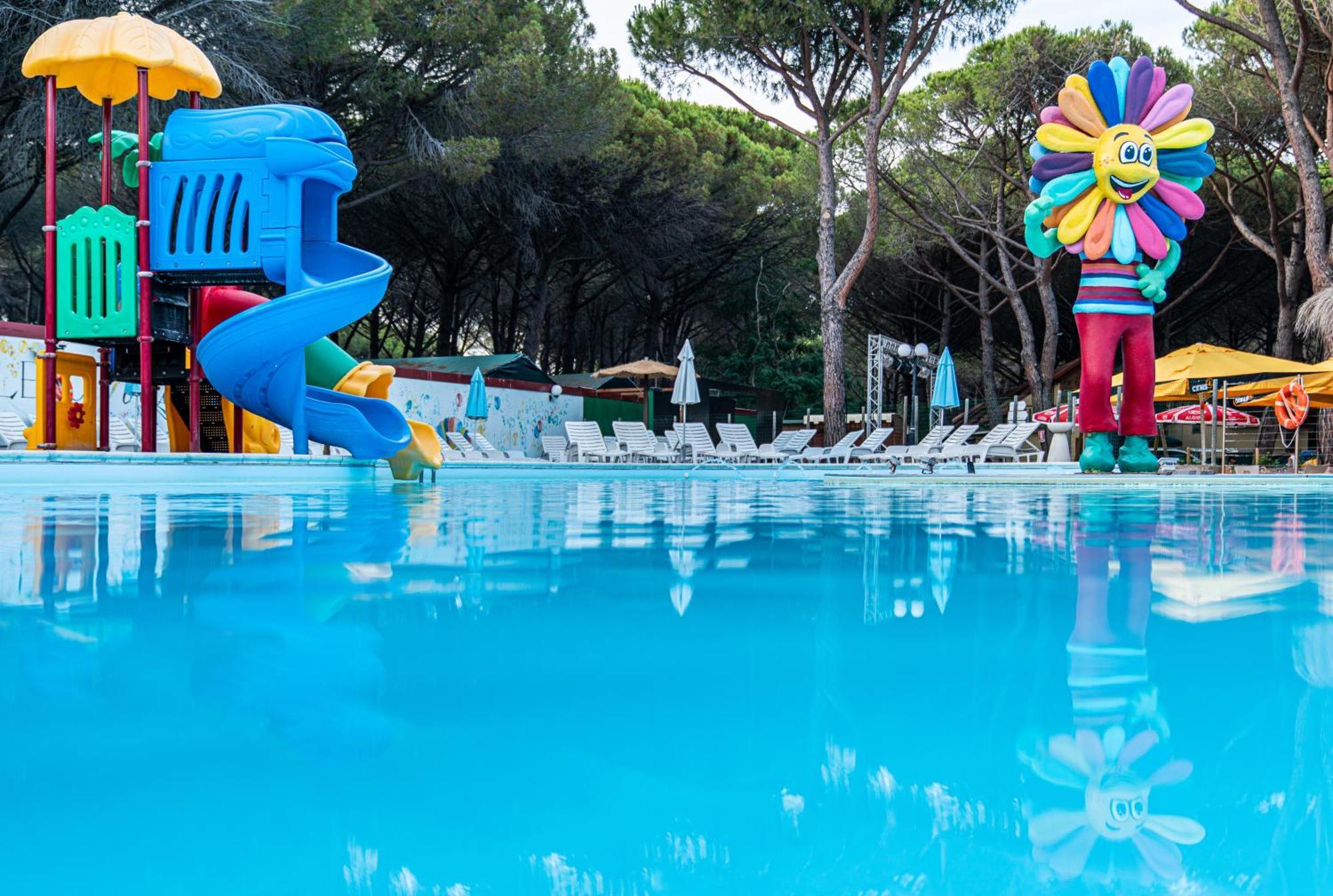 Arcobaleno Village H Marina Di Bibbona Exteriör bild